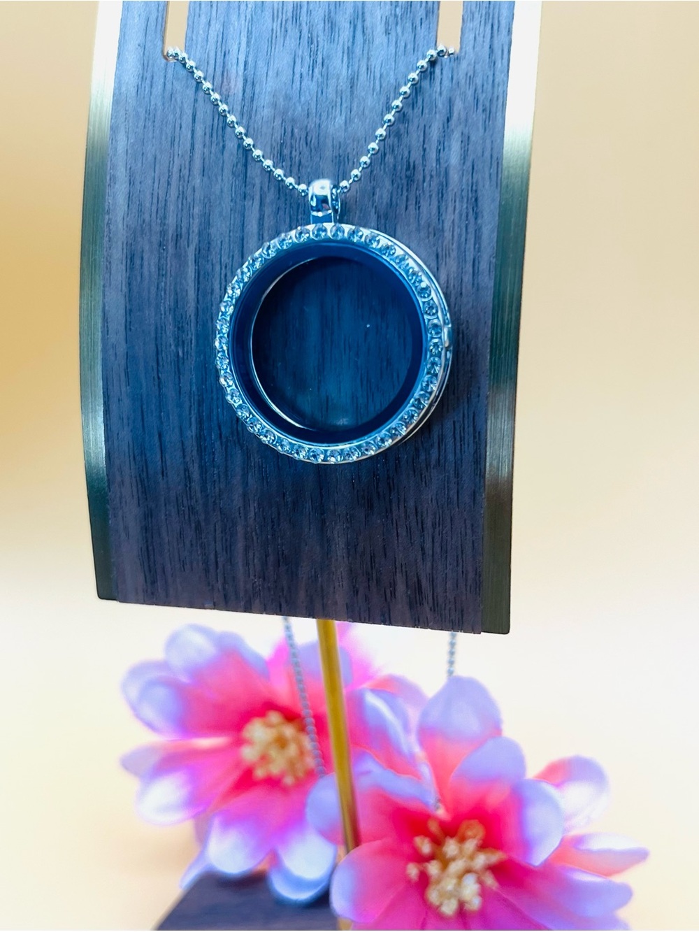 Twist Living LOCKET With CLEAR CRYSTAL stainless steel